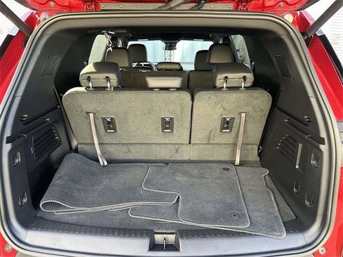 Certified 2025 Chevrolet Traverse LT w/ Driver Confidence Package image 10