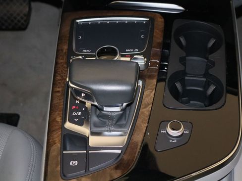 Used 2018 Audi Q7 3.0T Prestige image 46