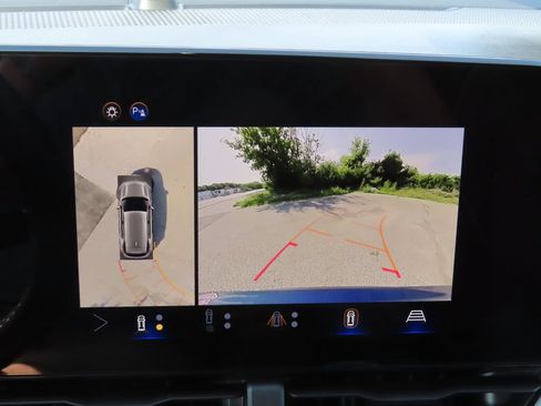 Certified 2025 Chevrolet Equinox LT w/ Convenience Package II AWD/4WD image 5