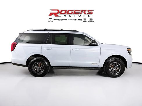 Used 2025 Ford Expedition Tremor AWD/4WD image 14