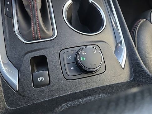 Used 2022 Chevrolet Traverse RS image 61