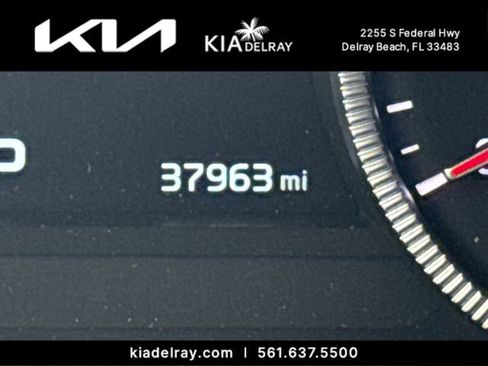 Certified 2021 Kia Telluride SX w/ Towing Package FWD image 34