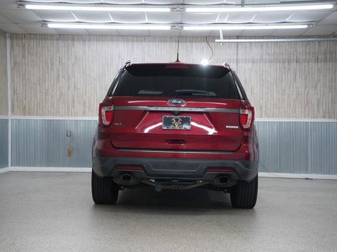Used 2018 Ford Explorer XLT w/ Equipment Group 202A image 8