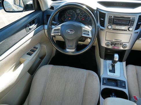 Used 2013 Subaru Outback 2.5i Premium w/ All-Weather Pkg image 9