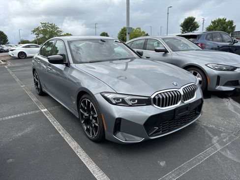 Used 2025 BMW 330i Sedan w/ M Sport Package RWD image 3