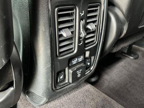 Used 2018 Jeep Grand Cherokee Limited AWD/4WD image 26