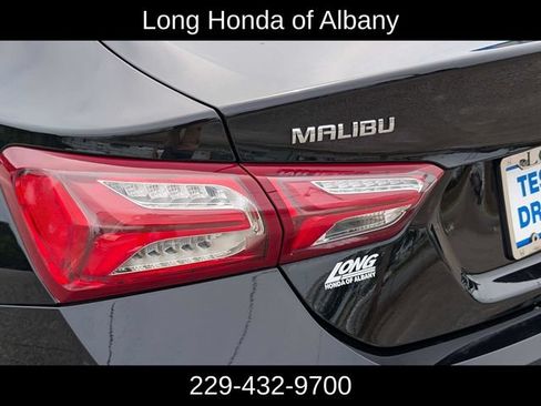 Used 2022 Chevrolet Malibu LT FWD image 9
