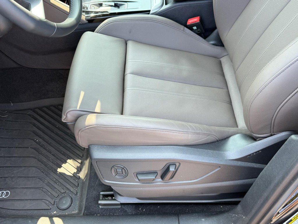 Used 2025 Audi Q5 Premium Plus AWD/4WD image 17