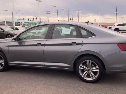 Used 2024 Volkswagen Jetta SE FWD image 7