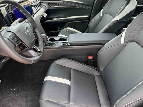 Used 2026 Toyota Camry SE w/ Multimedia Upgrade Package FWD image 9