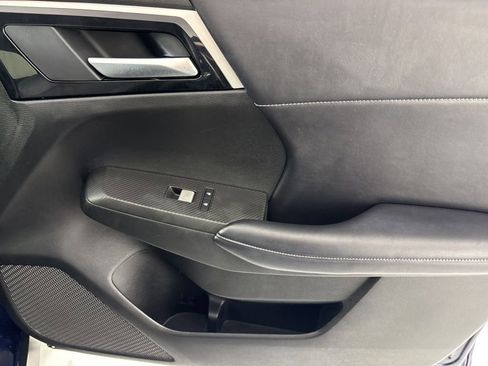 Used 2024 Mitsubishi Outlander SE image 39