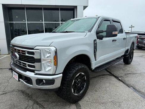 Used 2025 Ford F350 XLT w/ Tremor Off-Road Package AWD/4WD image 3