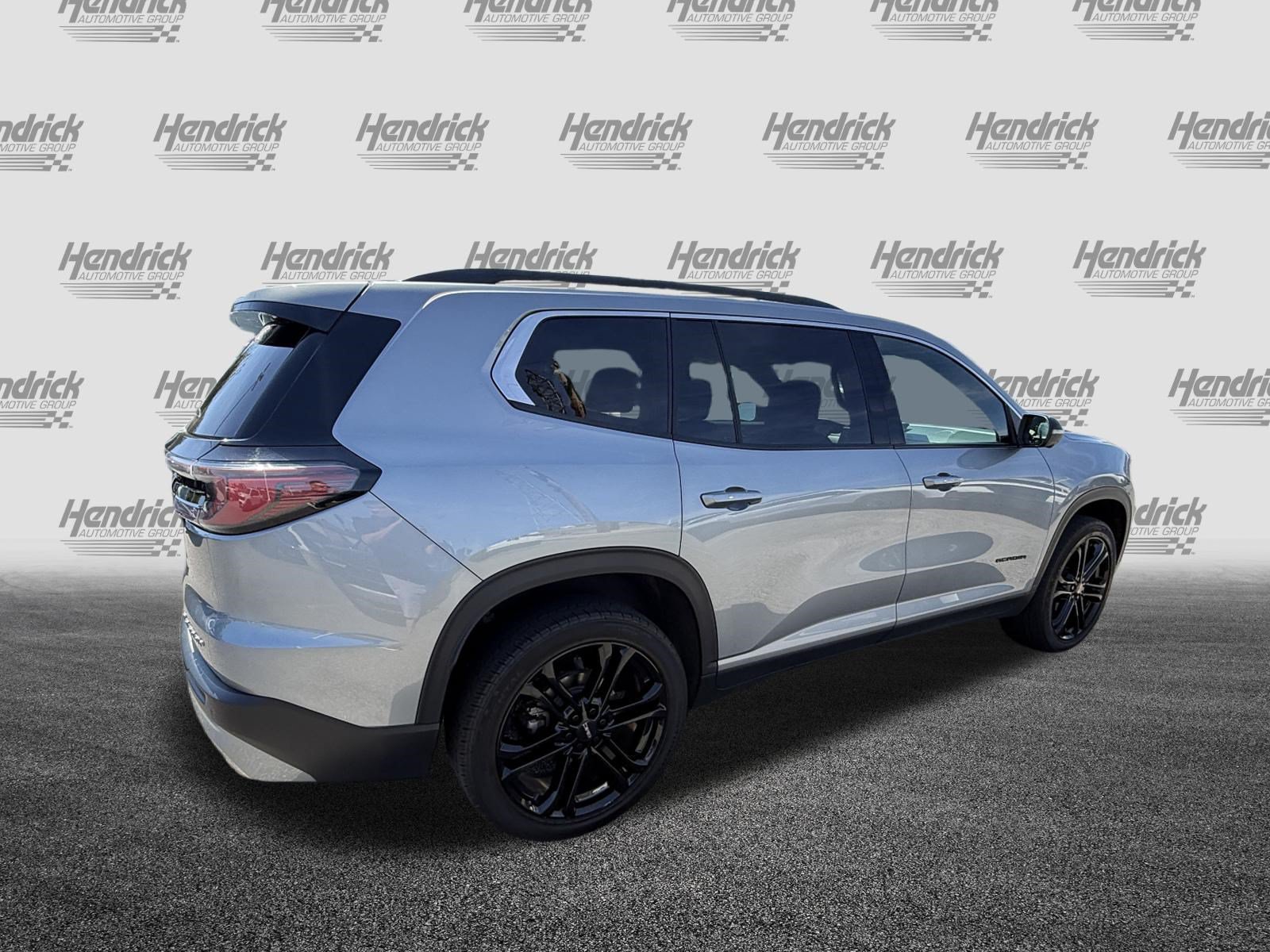 Used 2025 GMC Acadia Elevation w/ Elevation Premium Package FWD image 18