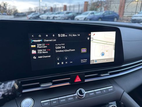 Used 2025 Hyundai Elantra SEL image 21