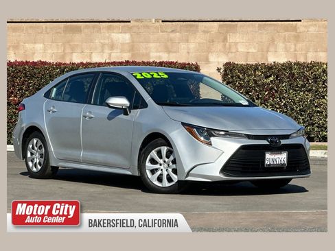 Used 2025 Toyota Corolla LE image 1