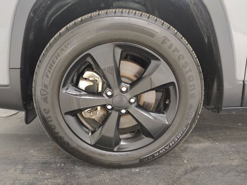 Used 2021 Jeep Cherokee Latitude AWD/4WD image 31