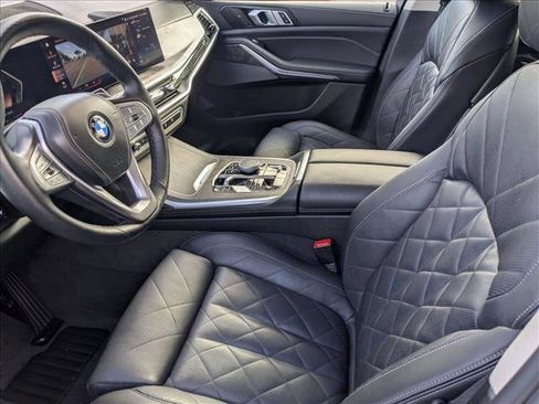 Used 2023 BMW X7 xDrive40i w/ Premium Package image 16