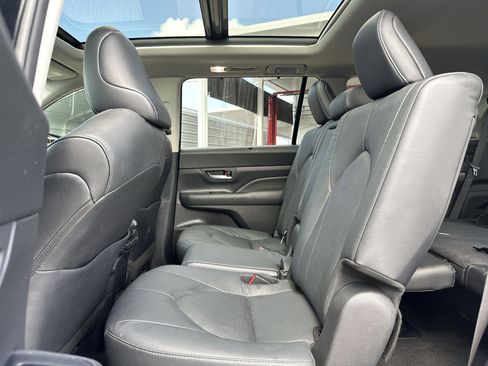 Used 2024 Toyota Grand Highlander Limited image 22