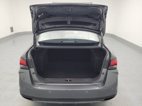 Used 2021 Nissan Versa SV FWD image 29