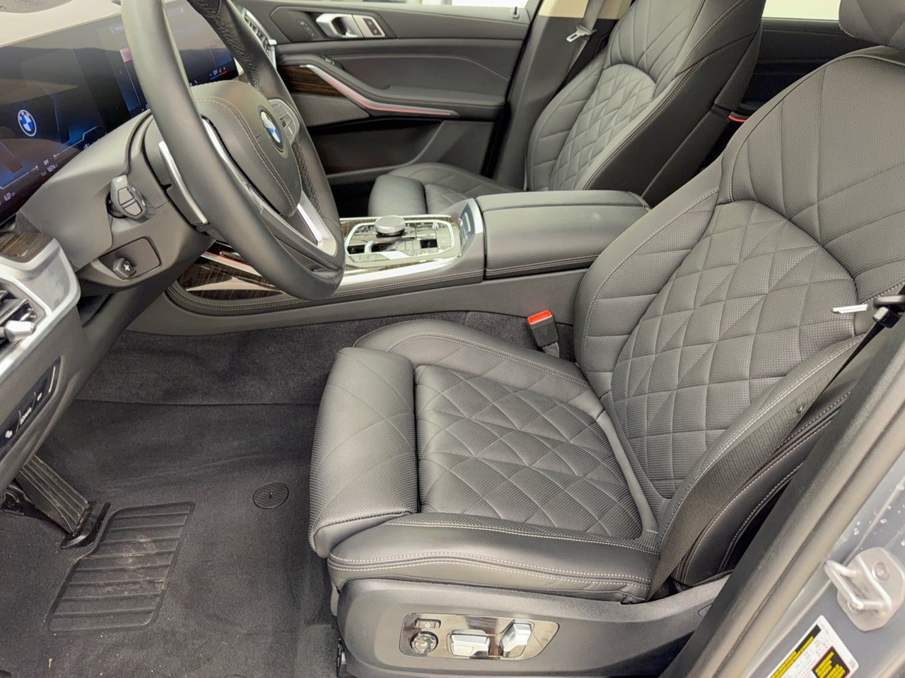 Certified 2024 BMW X7 xDrive40i AWD/4WD image 5
