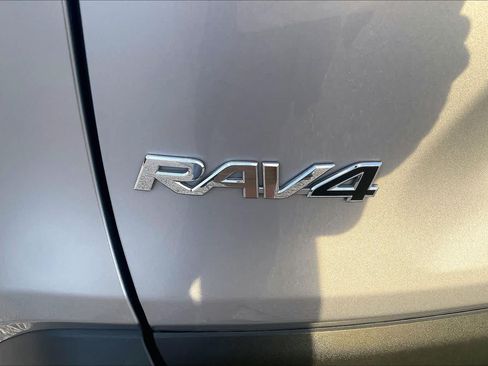Used 2025 Toyota RAV4 LE AWD/4WD image 29