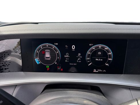 New 2026 Volkswagen Tiguan SE R-Line AWD/4WD image 11