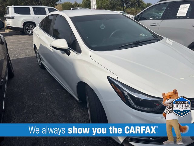 Used 2017 Chevrolet Cruze LT w/ Convenience Package FWD image 2