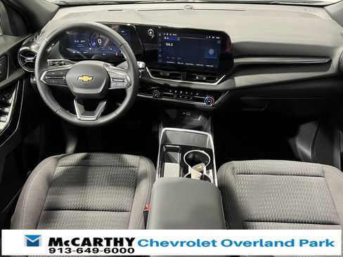 Used 2025 Chevrolet Equinox LT image 24