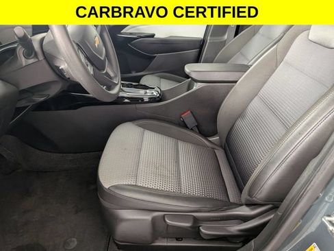 Certified 2025 Chevrolet Trax LT FWD image 12