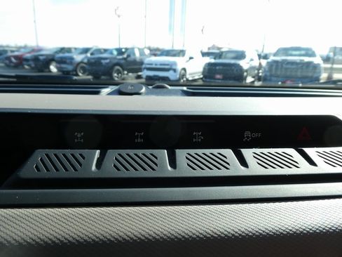 Used 2022 Ford Bronco Wildtrak image 32