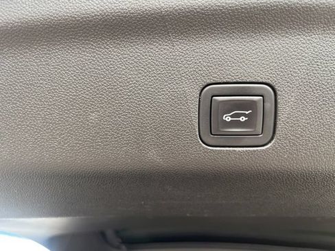 Used 2023 Chevrolet Tahoe High Country AWD/4WD image 10