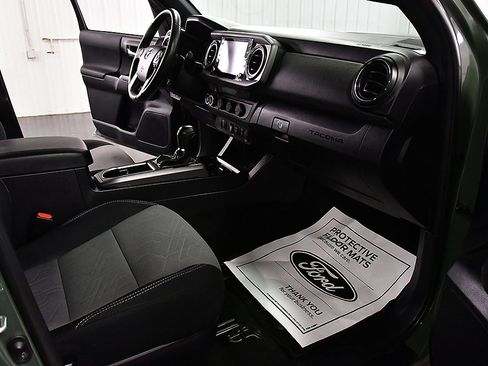 Used 2021 Toyota Tacoma TRD Off-Road image 28