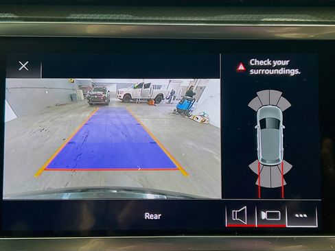 Used 2021 Audi Q3 2.0T Premium w/ Convenience Package image 9