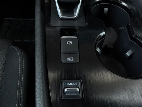 Used 2025 Nissan Rogue SV FWD image 23