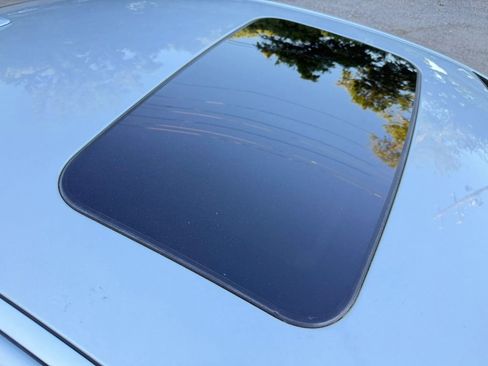 Used 2011 Jaguar XF Premium RWD image 17