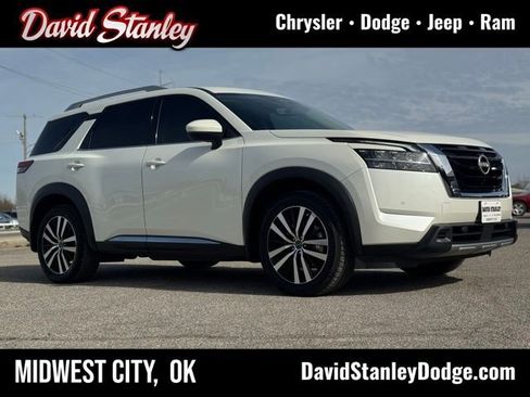 Used 2023 Nissan Pathfinder Platinum w/ Cargo Package image 1