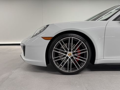 Used 2018 Porsche 911 Cabriolet image 22