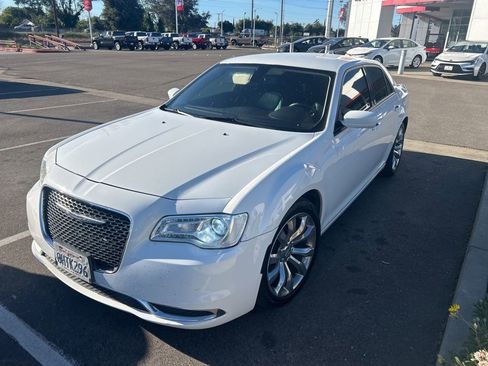 Used 2019 Chrysler 300 Touring L w/ Quick Order Package 22F image 1