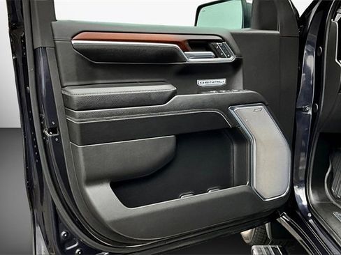 Used 2024 GMC Sierra 1500 Denali w/ Denali Reserve Package image 17