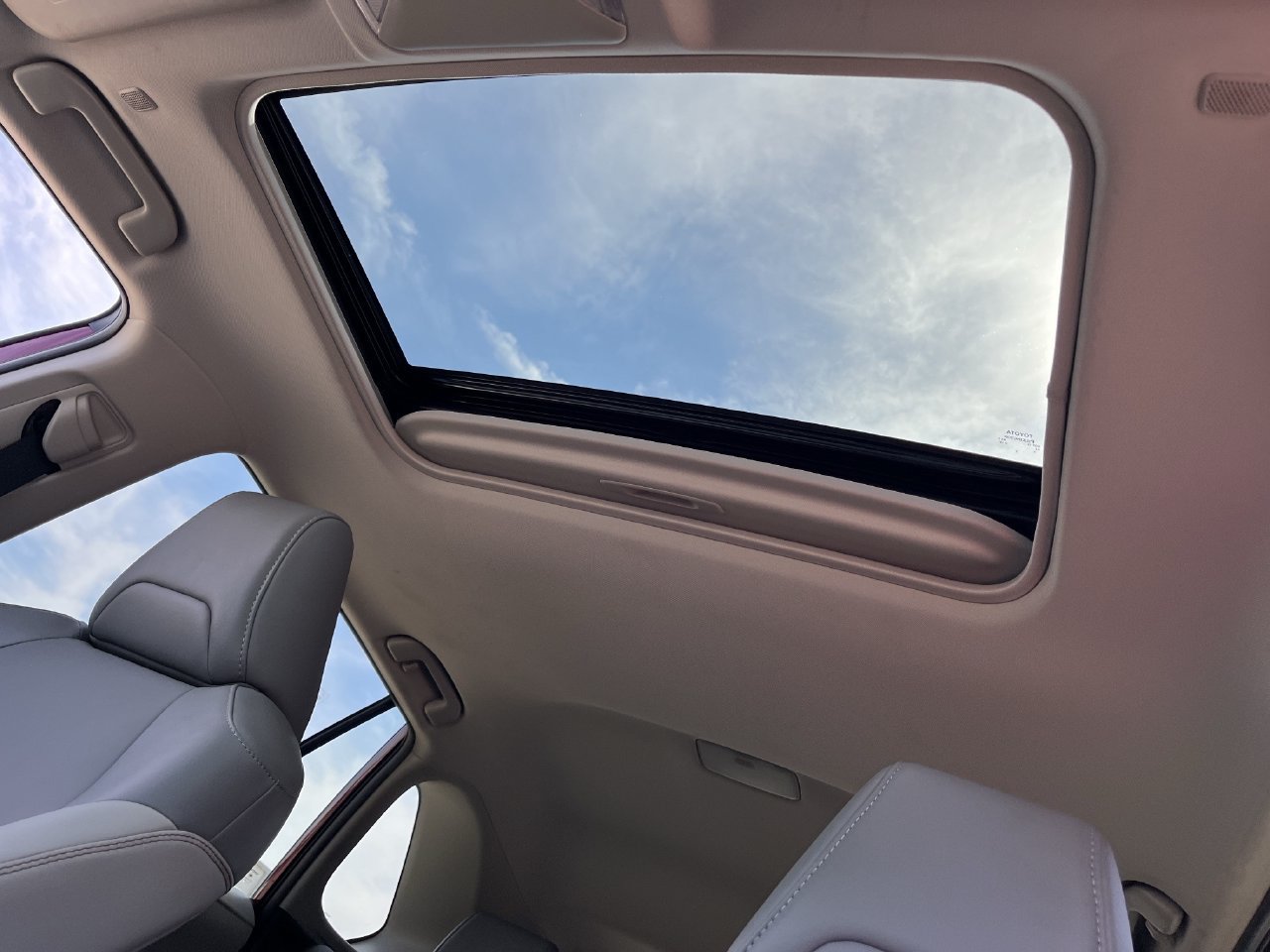 Used 2025 Toyota RAV4 XLE Premium FWD image 23