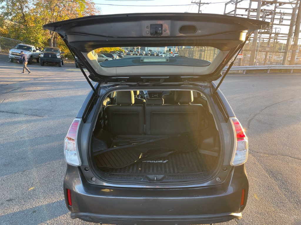 Used 2017 Toyota Prius V Four FWD image 14