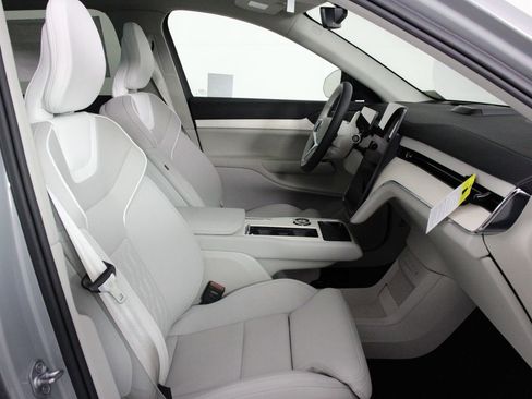 New 2025 Volvo EX90 Plus image 10