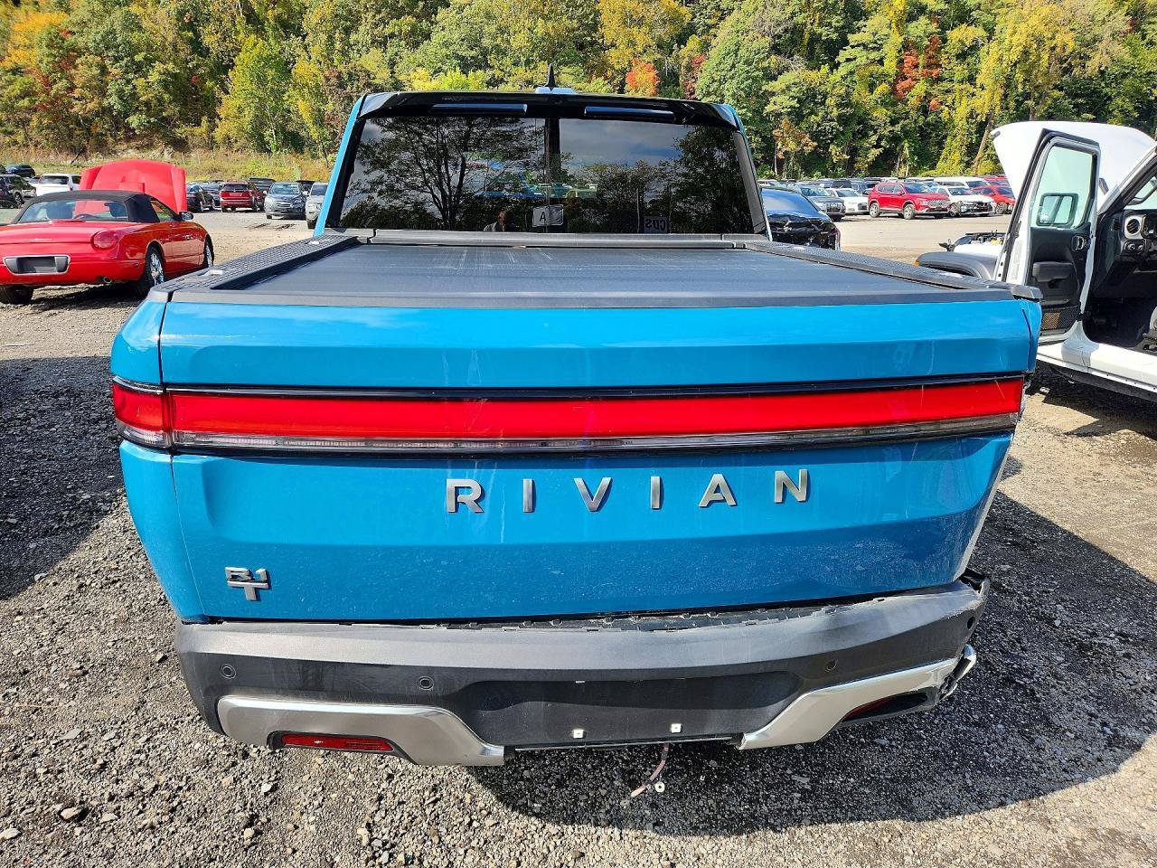 Used 2025 Rivian R1T Adventure Dual AWD/4WD image 4