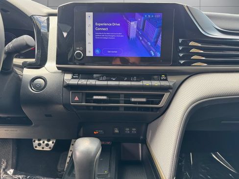 Certified 2025 Toyota Camry SE w/ Convenience Package FWD image 15