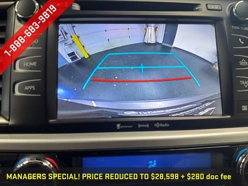 Used 2019 Toyota Highlander XLE AWD/4WD image 17