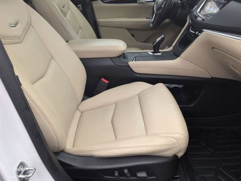 Used 2017 Cadillac XT5 Luxury image 23