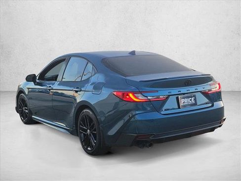 Used 2025 Toyota Camry SE w/ Convenience Package FWD image 8