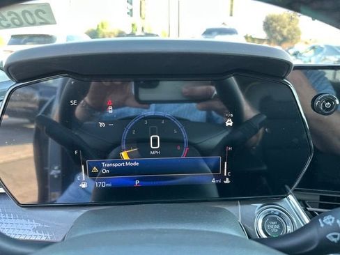 New 2026 Chevrolet Trax ACTIV w/ Sunroof Package FWD image 15