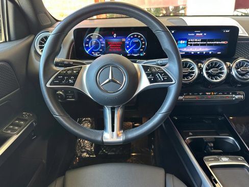 Certified 2024 Mercedes-Benz EQB 300 4MATIC image 18