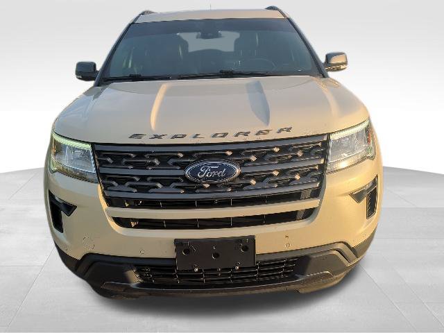 Used 2018 Ford Explorer XLT w/ Equipment Group 202A AWD/4WD image 8